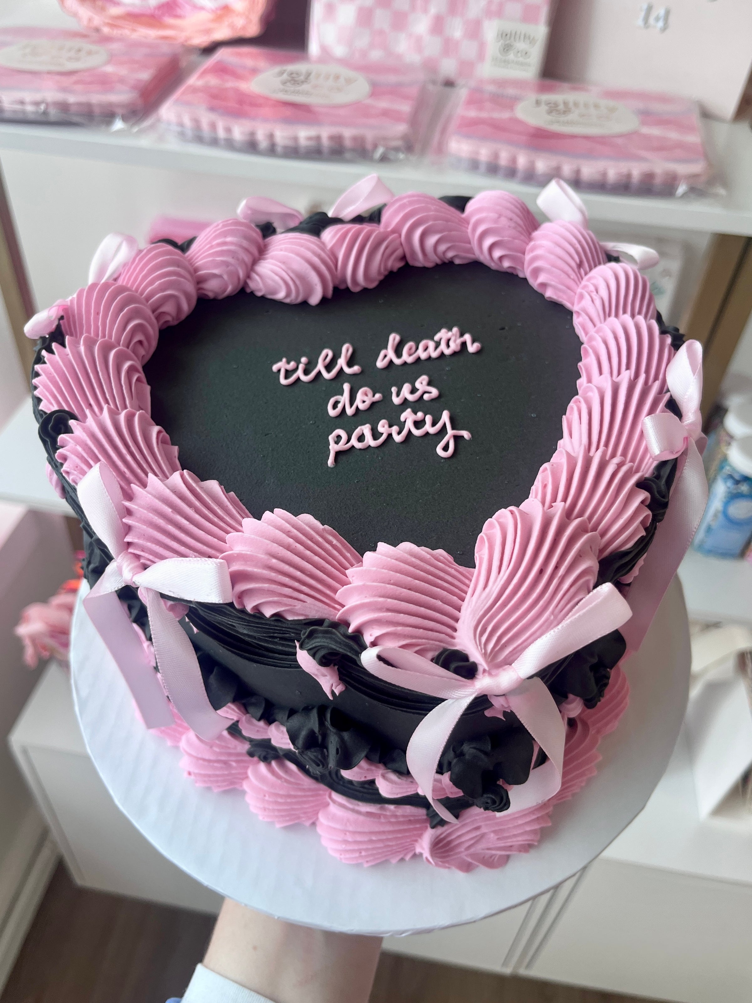 Vintage Heart Cake | Kali Cakes Bake Shop