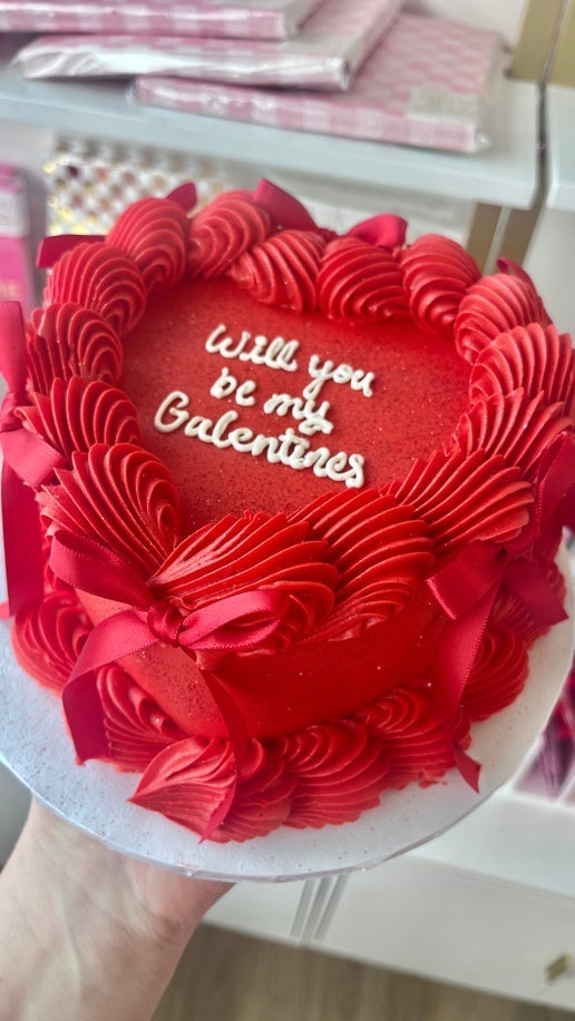 Simple Heart Cake | Kali Cakes Bake Shop